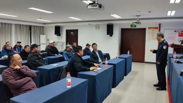 640 640