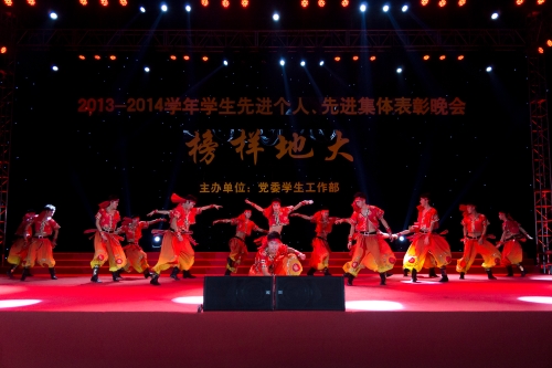 男子蒙古舞群舞《红色英雄》