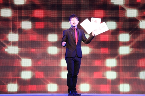 魔术协会同学表演