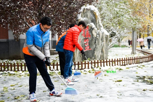 扫雪现场1