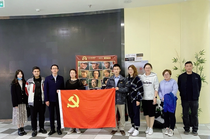党支部电影合照