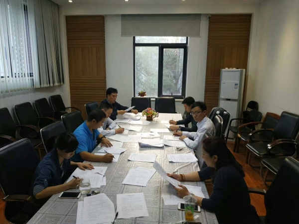 图3-中心领导及管理员集中封闭认真阅卷