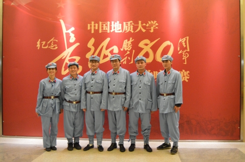 参加合唱的部分老师