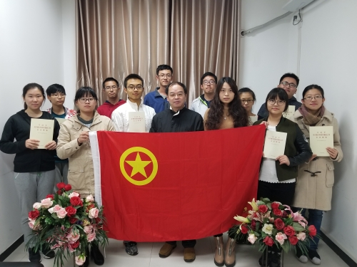 数理学院老师同学们就摘编展开研讨